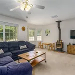 Acorn House - Charming House In Green Heaven With Pool Table With Lovely Backyard